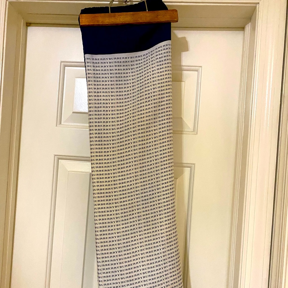 Burberry scarf Large size